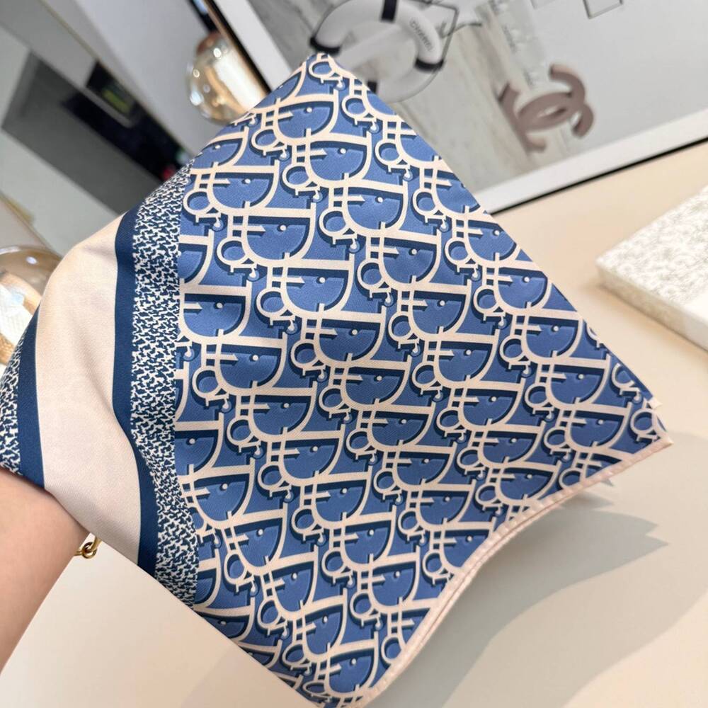 Classic Dior Oblique Silk Scarf - Picture 4 of 8